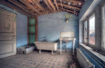 Bathroom - Urbex by Angelique Brunas