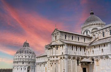 De kathedraal in Pisa bij zonsondergang