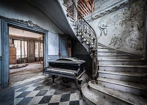 Piano à l'escalier sur Inge van den Brande