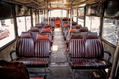 In de bus by Chris Gottenbos