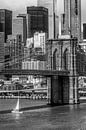 NEW YORK CITY Brooklyn Bridge En Lower Manhattan | zwart-wit van Melanie Viola thumbnail