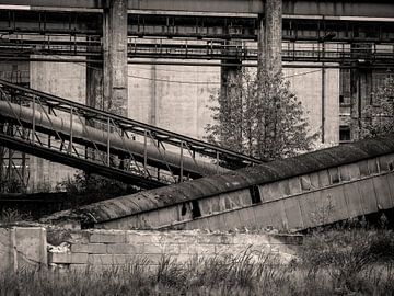 Detail van een verlaten industriële fabriek van Robin Jongerden