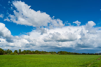 einen herrlichen Blick auf die Natur beim Wandern