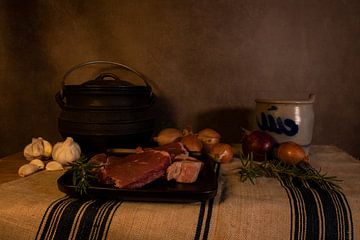 twee mooie stukken vlees entrecote in keuken of restaurant van ChrisWillemsen