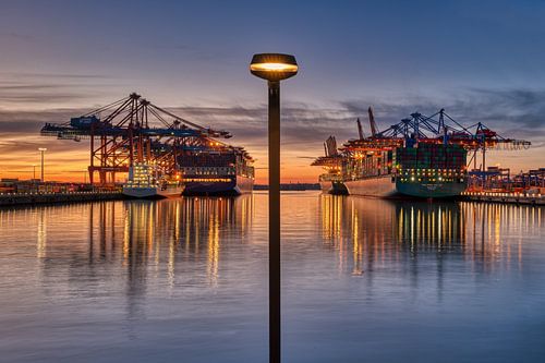 Hambourg - Port avec porte-conteneurs