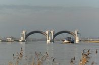 Inland vessel at Amerongen weir and lock complex by Moetwil en van Dijk - Fotografie thumbnail