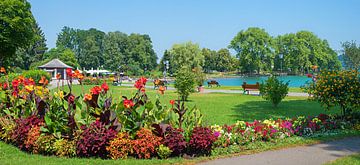 Bloembed in het kuurpark van Bad Wiessee aan de Tegernsee van SusaZoom