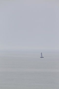 Boot in de Mist, Algarve, Portugal van Paul Teixeira