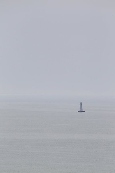 Boot in de Mist, Algarve, Portugal van Paul Teixeira