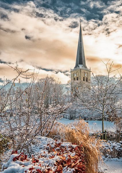 Winterlandschaft Johanneskerk Tzum, Friesland, Niederlande. von Jaap Bosma Fotografie