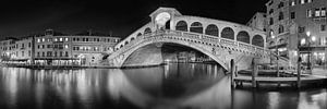 Rialtobrug van Venetië in zwart-wit. van Manfred Voss, Schwarz-weiss Fotografie