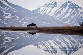 Campingplatz im Spiegelbild von Abe Maaijen