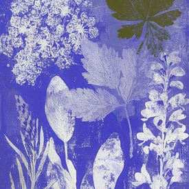 Feuilles botaniques en bleu et blanc - imprimé moderne de la nature avec texture graphique sur But First Framing