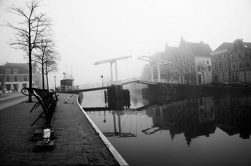 Grabsteinbrücke. Spaarne, Haarlem
