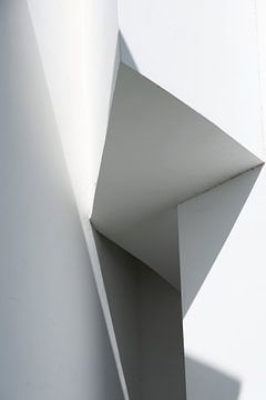 Abstracte witte vlakken en driehoeken van Bianca Kums