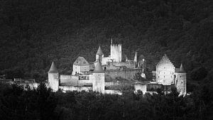 Burg Bourscheid in Schwarz und Weiß