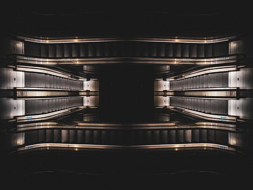 Endless symmetrical escalators