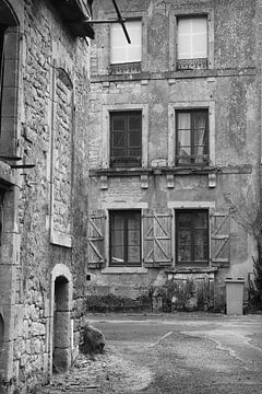 Schilderachtige oude huizen, Montmedy-Haut, Frankrijk van Imladris Images
