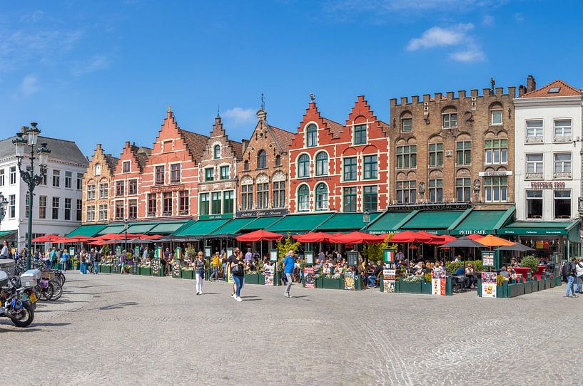 Bruges, the picturesque heart of Flanders, enchants with its medieval charm and fairytale canals. by Patrick Fotografeert