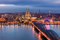 Die Kölner Skyline am Abend von Dennisart Fotografie Miniaturansicht