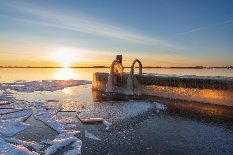 Roelofarendsveen - Winter picture on the Braassemermeer lake by Frank Smit Fotografie
