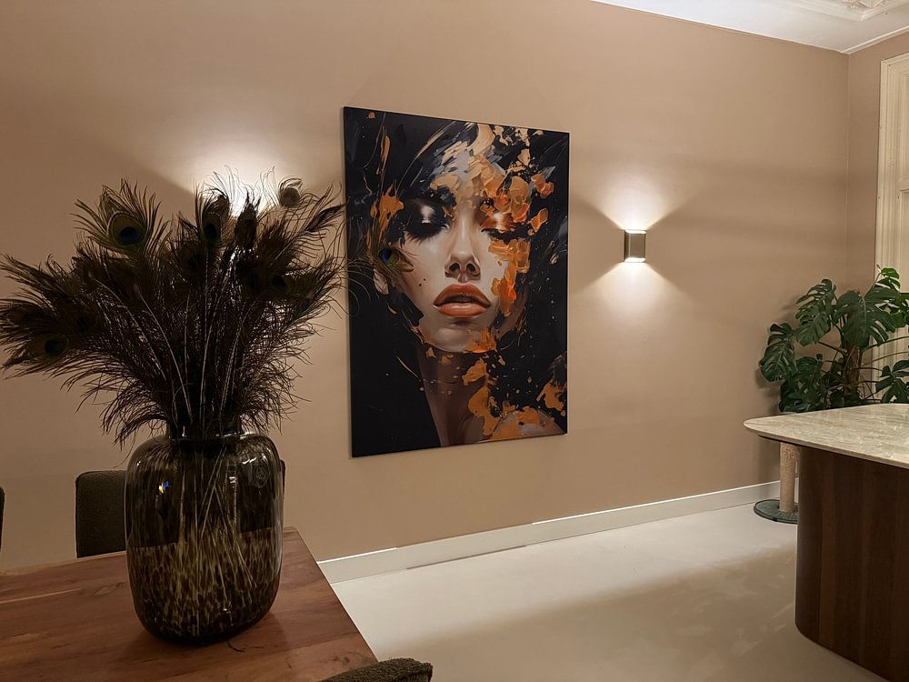 Modern abstract portret in zwart en oranje/goud tinten  van Carla Van Iersel 