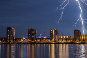 Feyenoord stadion met onweer 4 von John Ouwens