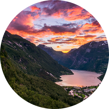 Geiranger Sunset van Bart Berendsen