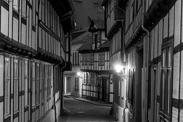 Oude stad, Quedlinburg; Harz gebergte van Torsten Krüger