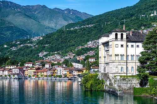 Uitzicht op het Comomeer vanuit Gravedona