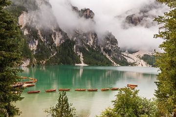 Lago di Braies in de Dolomieten.