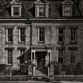 Nr. 73 Simcoe St 2 von The Learning Curve Photography