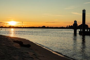 Coucher de soleil au château de Loevestein