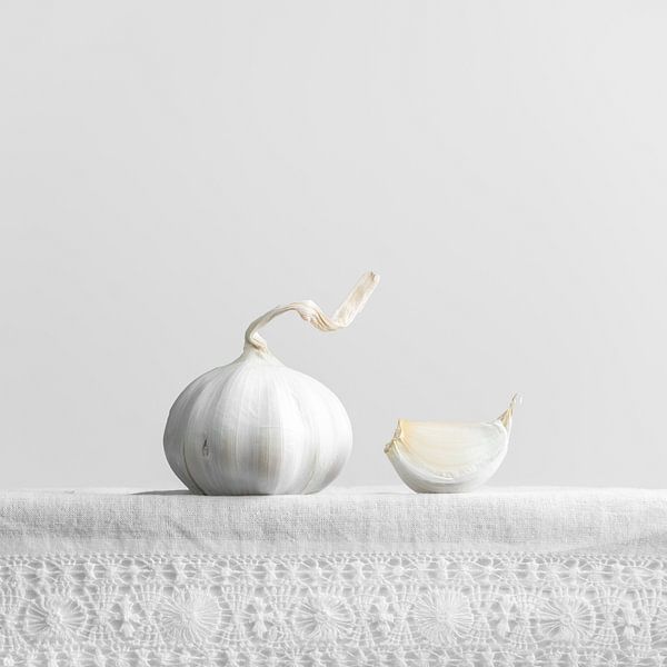 Garlic by Mariska Vereijken