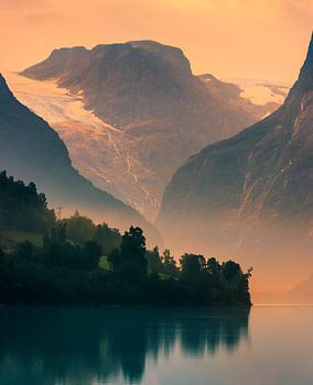 Zonsopkomst Lovatnet, Noorwegen