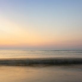 kleurrijke zonsopgang aan de kust van Karijn | Fine art Natuur en Reis Fotografie