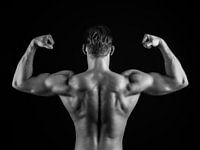 Bodybuilder in Zwart-Wit