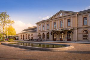 Sonnenlicht auf dem erneuerten Bahnhof von Zwolle von Bart Ros