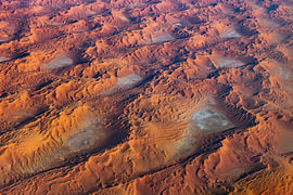 Les dunes rouge feu d'Algérie sur Thomas Röell