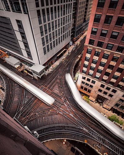 Tower 18 junction, Chicago by Joris Vanbillemont