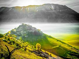 Castelluccio di Norcia,Umbria. by Jaap Bosma Fotografie