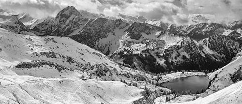Panorama vanaf de Zeigersattel tot aan de Seealpsee