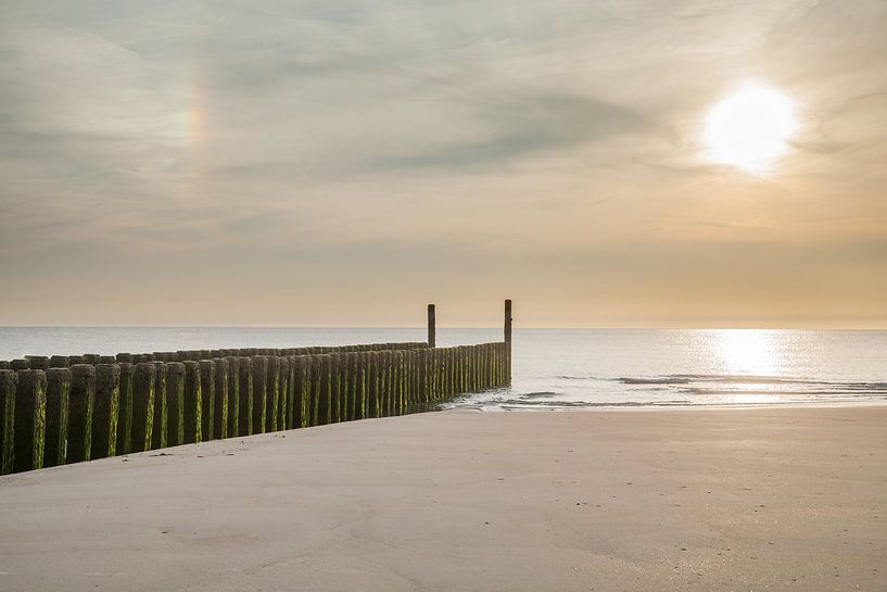 Zeeland strand golfbrekers 4 by John Ouwens