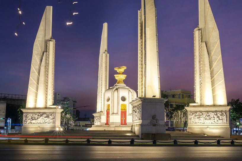 Democratiemonument in Bangkok van Walter G. Allgöwer