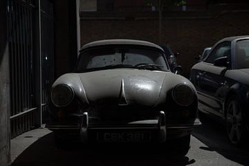 verlorene Liebe    (verlassener Porsche 356) von Maarten Visser