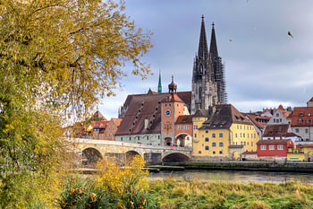 Panoramisch uitzicht op Regensburg in de herfst