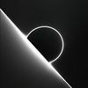 Sonnenfinsternis diagonal modern schwarz und weiß von TheXclusive Art