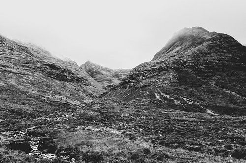 Fairy Pools waterval in Schotland. Wandelpad op het Isle of Skye in Groot-Brittannië