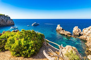 Prachtige baai van Cala Deia op het eiland Mallorca, Spanje Middellandse Zee van Alex Winter