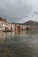 Vue de la ville et de l'eau de Cefalu, Sicile Italie